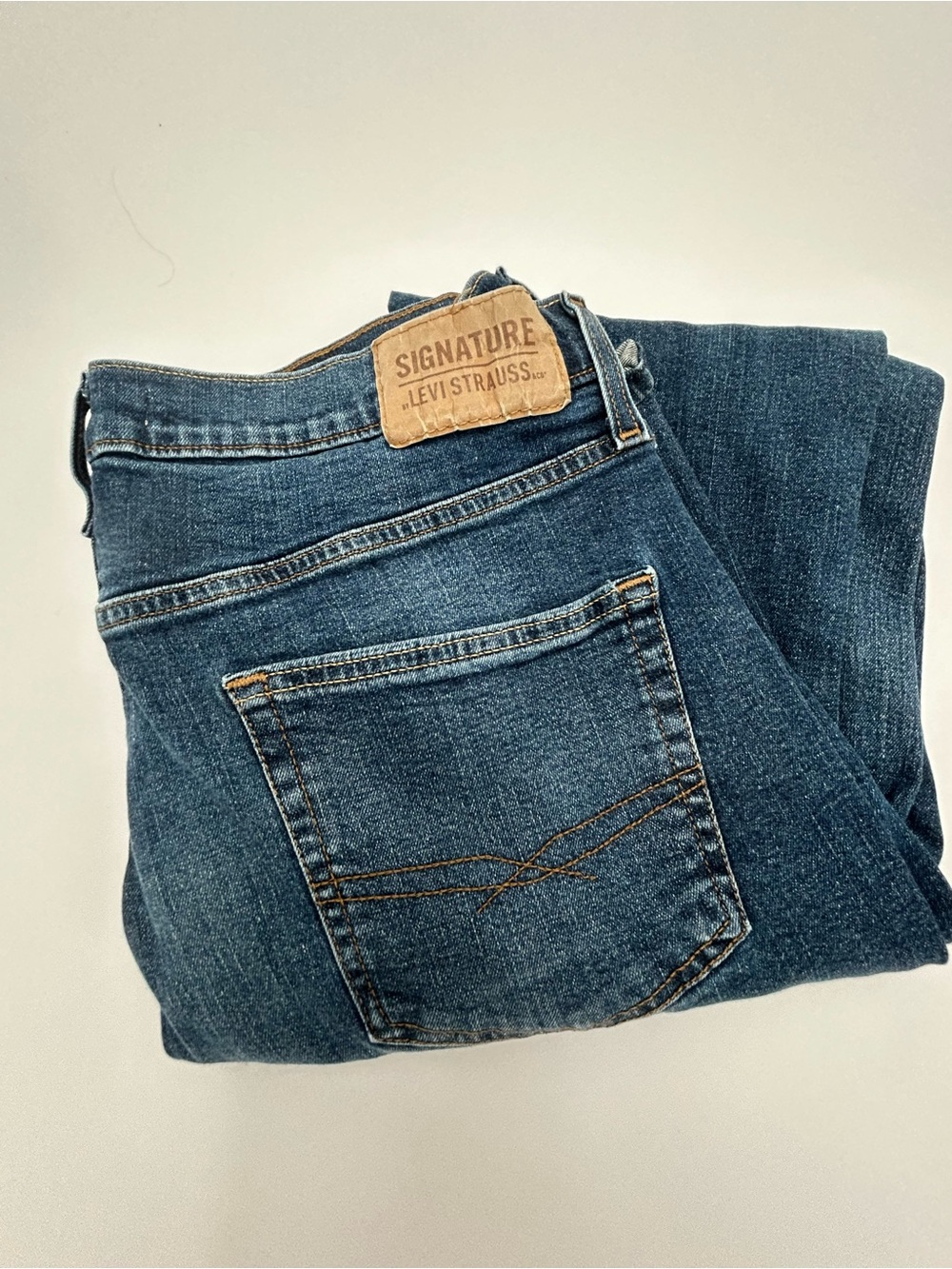 Signature by Levi Strauss Men’s Indigo Straight-Leg Jeans